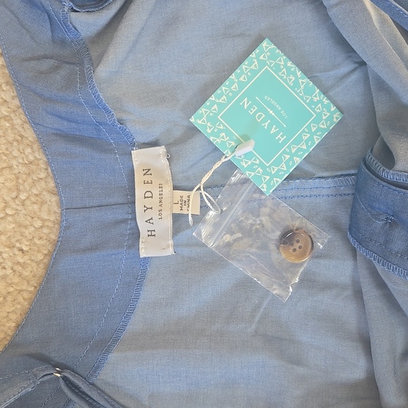 NWT Hayden Los Angeles Cropped Chambray Jumpsuit with Button Detail Size Large - Picture 9 of 12